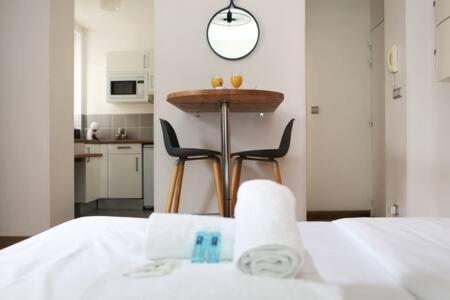 302 - Sejournez Dans Un Studio De Charme A Paris 5 - Flat-Guest Eksteriør billede