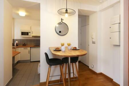 302 - Sejournez Dans Un Studio De Charme A Paris 5 - Flat-Guest Eksteriør billede